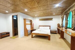 Accommodation: Humming Bird