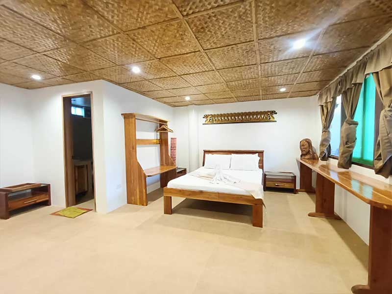 Accommodation: Humming Bird