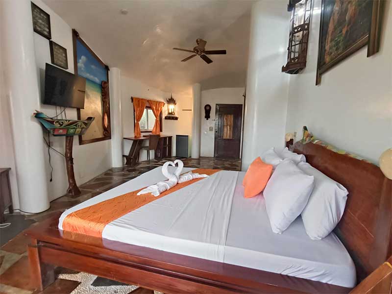 Accommodation: Peacock